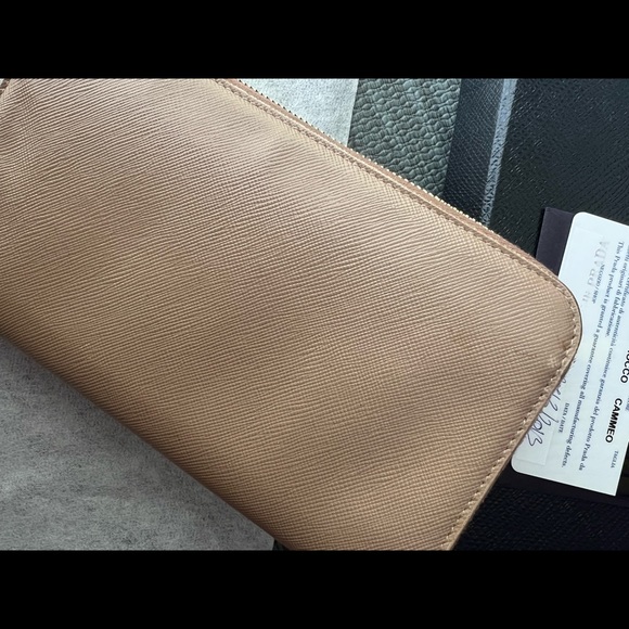 Prada wallet - Picture 5 of 9